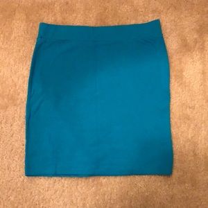 Bold pencil skirt